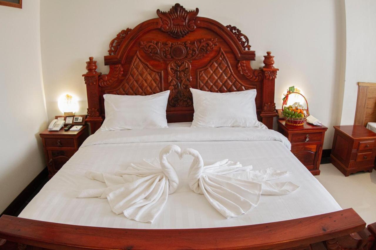 Kampong Thom Palace Hotel Buitenkant foto