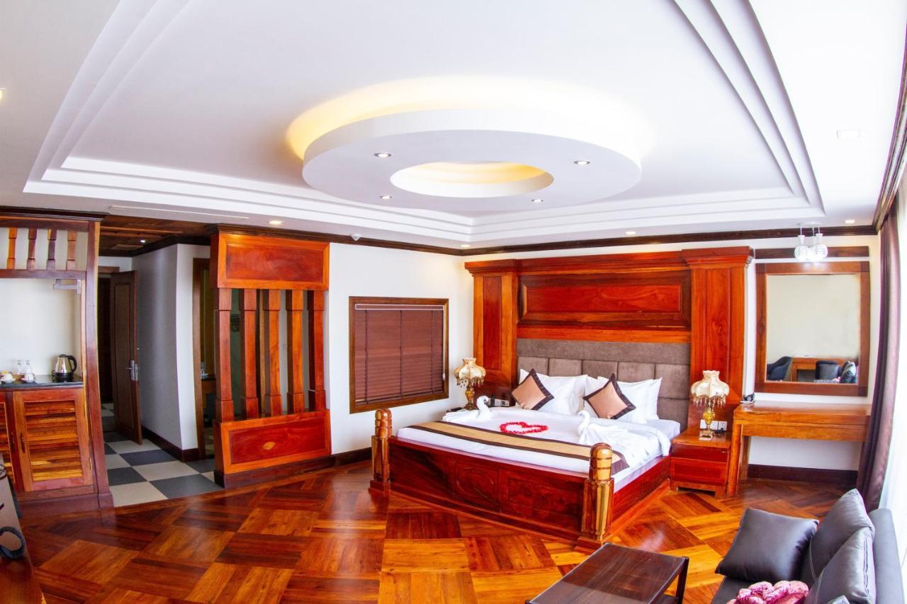 Kampong Thom Palace Hotel Buitenkant foto