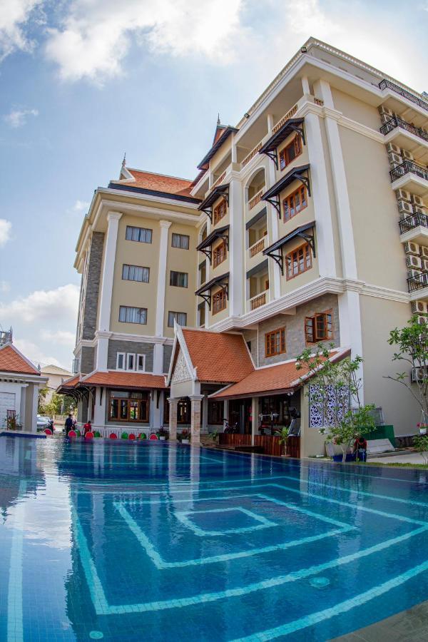 Kampong Thom Palace Hotel Buitenkant foto