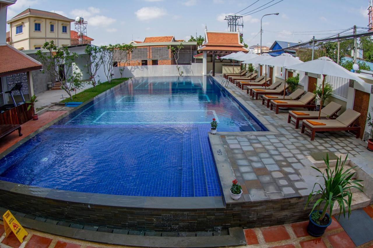 Kampong Thom Palace Hotel Buitenkant foto