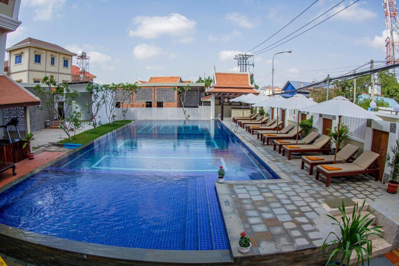 Kampong Thom Palace Hotel Buitenkant foto