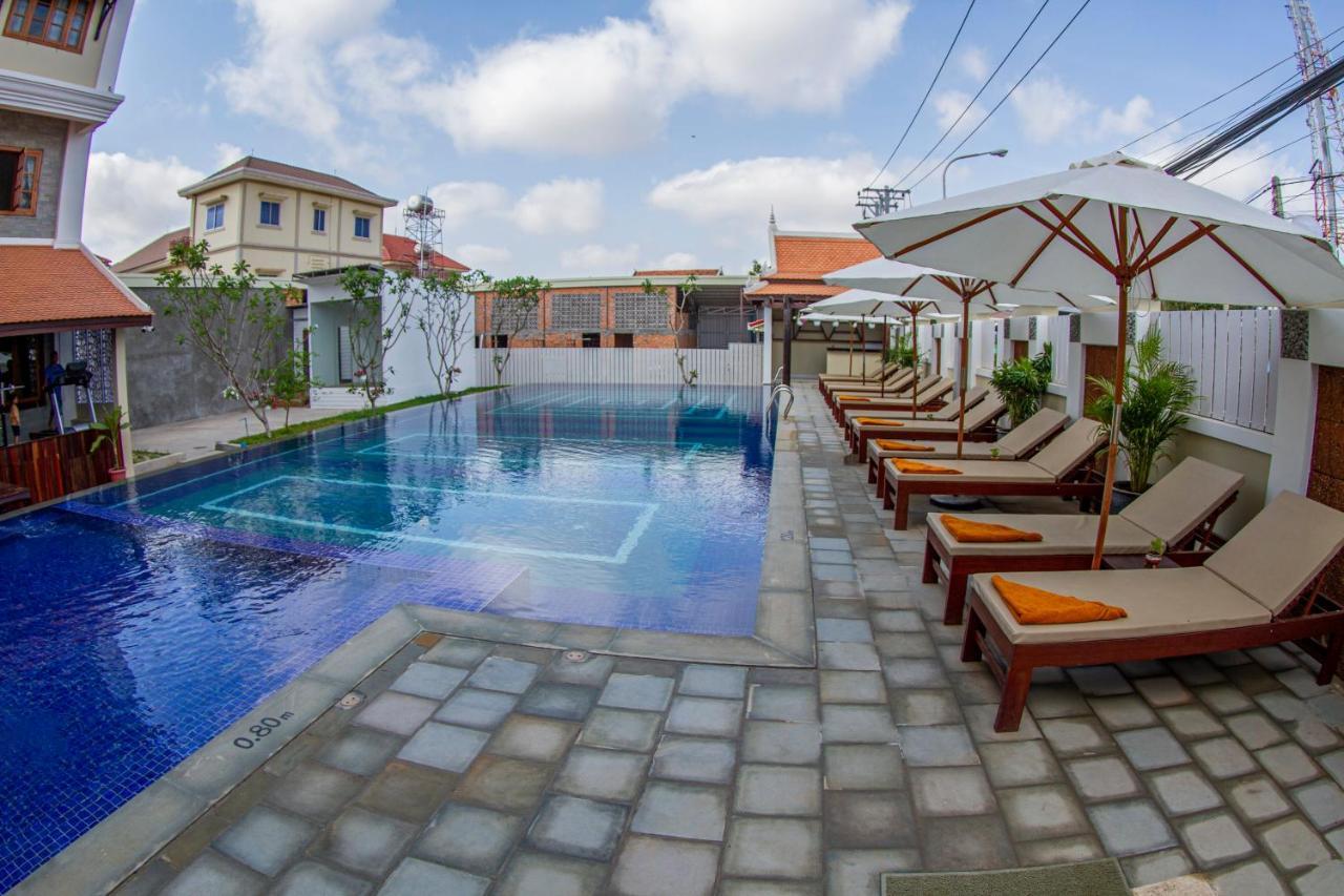 Kampong Thom Palace Hotel Buitenkant foto