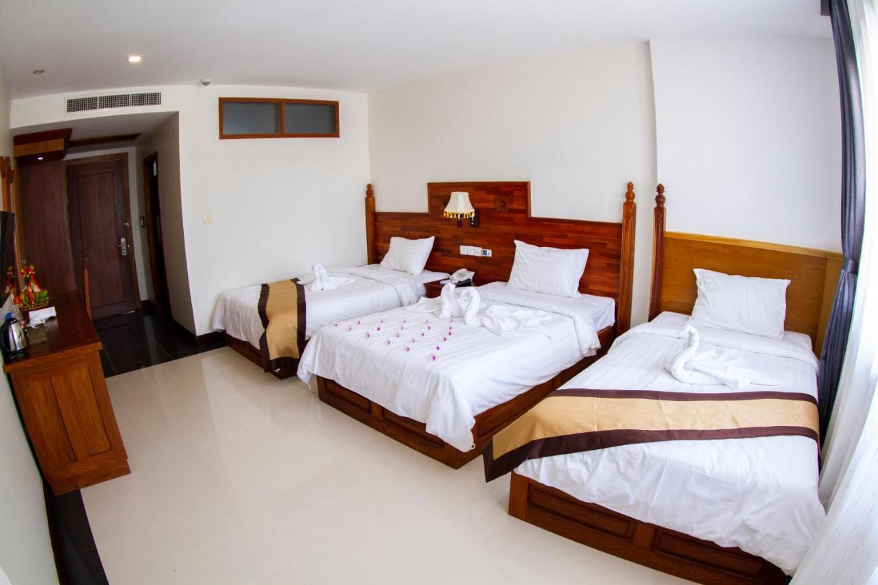 Kampong Thom Palace Hotel Buitenkant foto