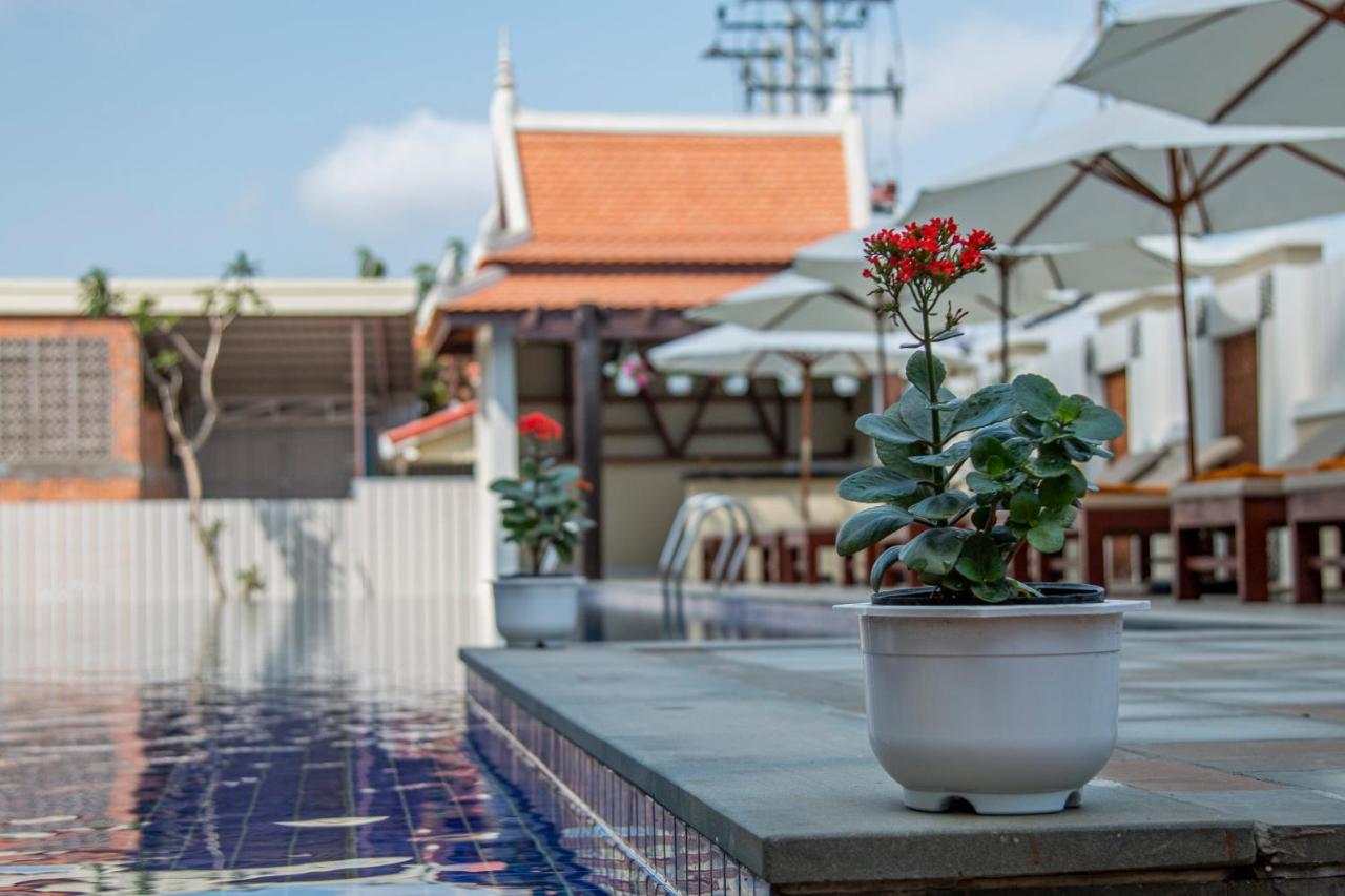 Kampong Thom Palace Hotel Buitenkant foto